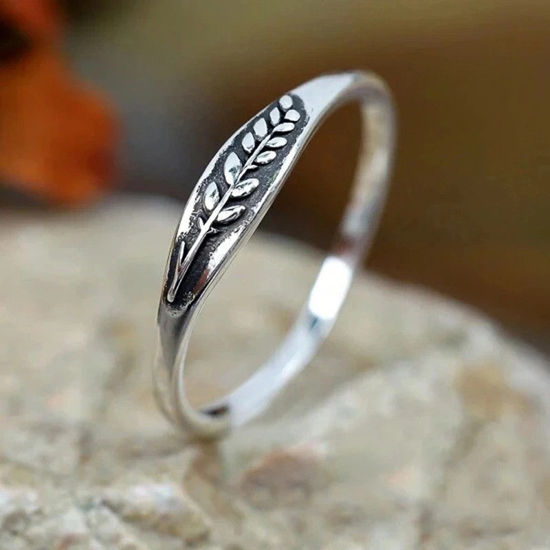 Whispering Leaf Engraved Band