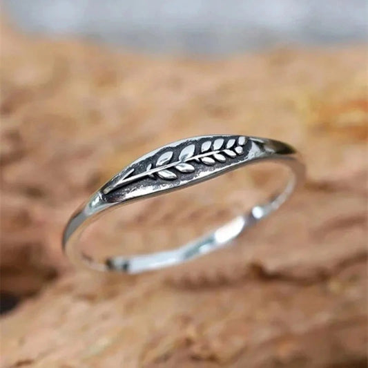 Whispering Leaf Engraved Band